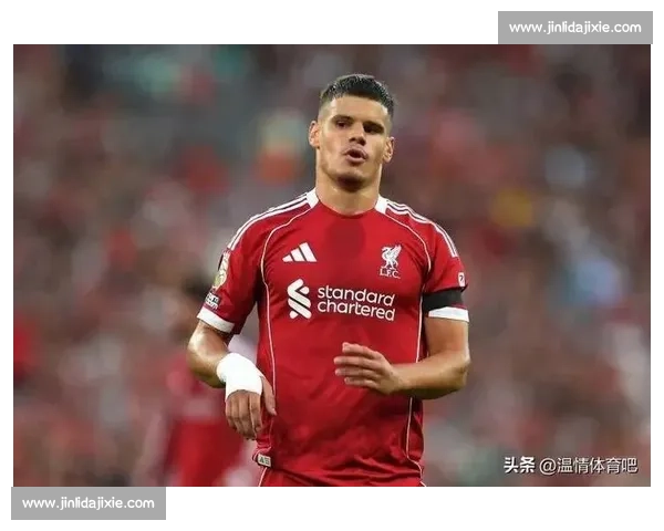 前曼联铁卫力荐双星：姆贝莫锋线利刃 + 库尼亚中场新核